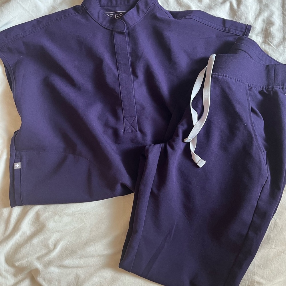 Figs scrub set purple jam